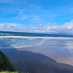 Séjour chez l'habitant Where The Ocean Meets The Sky - 5 Min From Surfing *