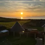 Where The Ocean Meets The Sky - 5 Min From Surfing Séjour chez l'habitant *