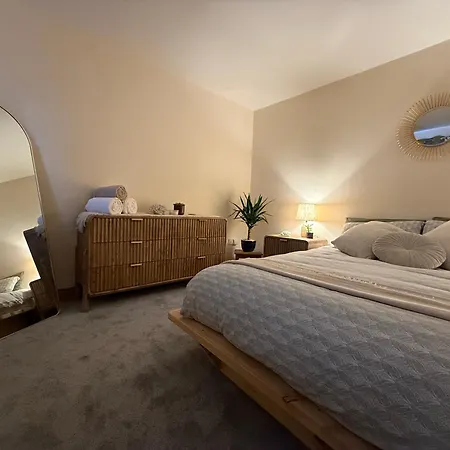 Where The Ocean Meets The Sky - 5 Min From Surfing 홈스테이