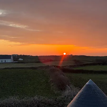 Where The Ocean Meets The Sky - 5 Min From Surfing