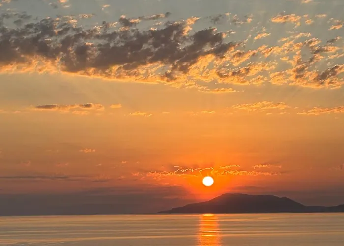 Where The Ocean Meets The Sky - 5 Min From Surfing 홈스테이 Tullaghan